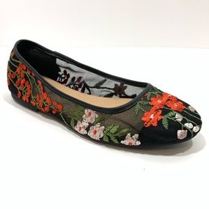Torrid Embroidered Black Mesh Floral Flats Sz 9W